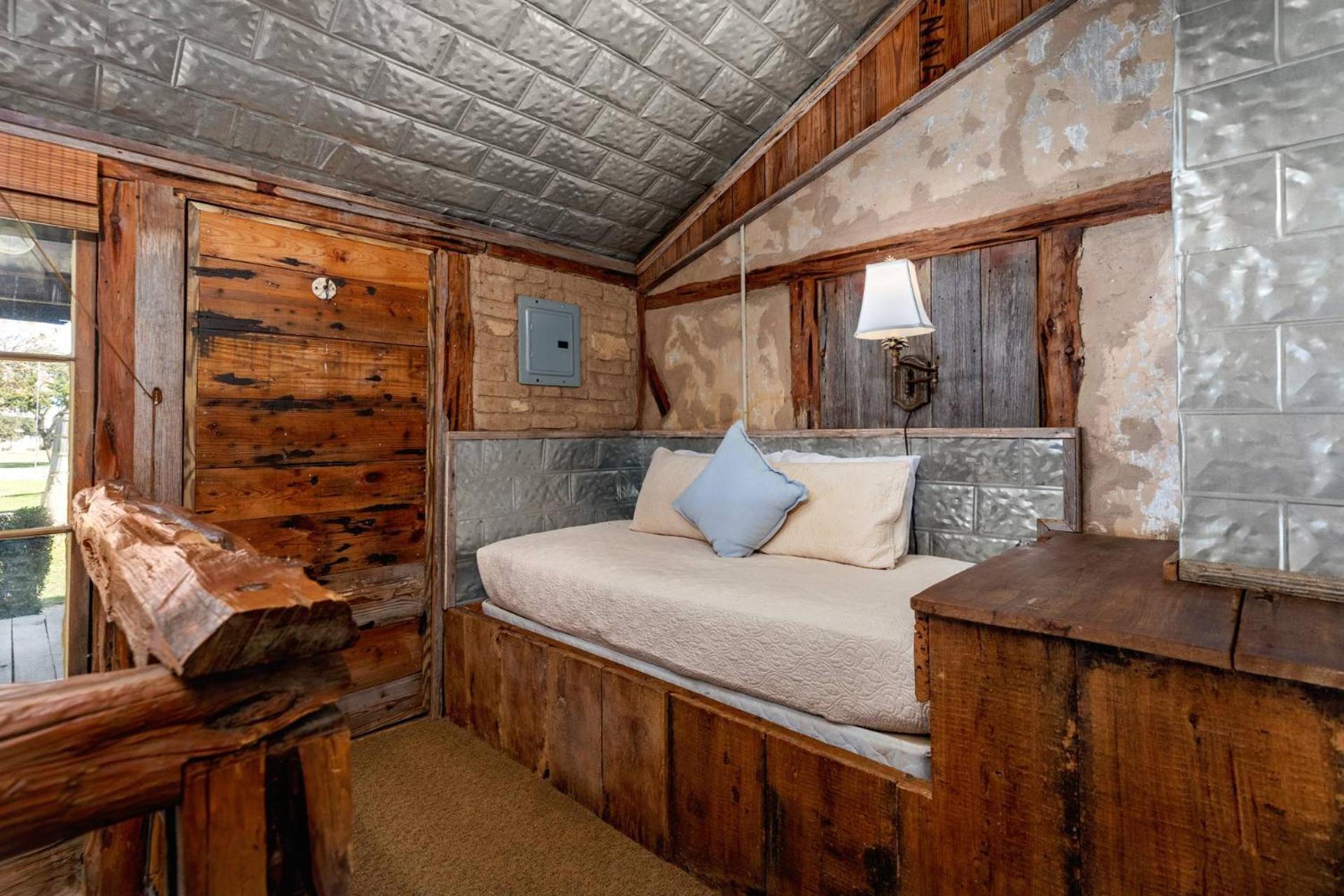 #6 The Root Cellar At Garrison In Gruene Villa New Braunfels Exterior photo