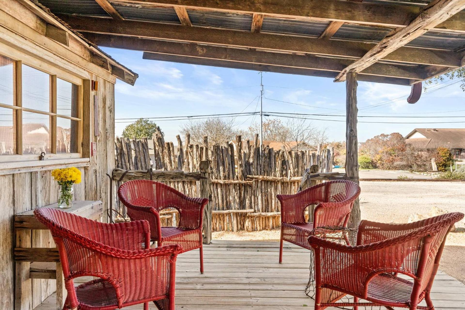 #6 The Root Cellar At Garrison In Gruene Villa New Braunfels Exterior photo