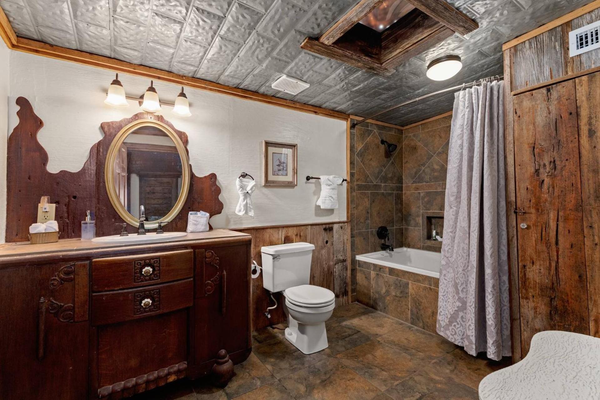 #6 The Root Cellar At Garrison In Gruene Villa New Braunfels Exterior photo