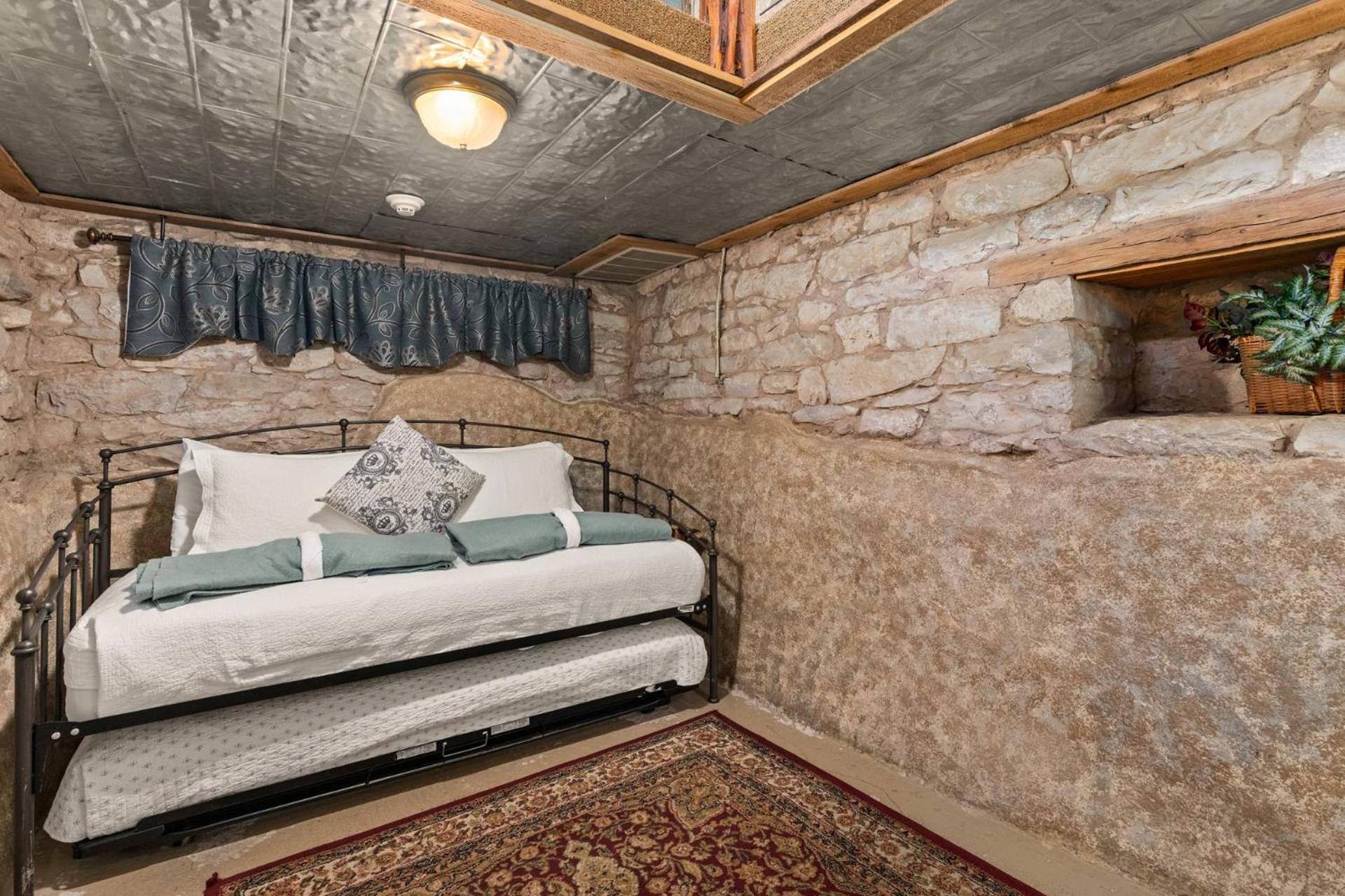 #6 The Root Cellar At Garrison In Gruene Villa New Braunfels Exterior photo